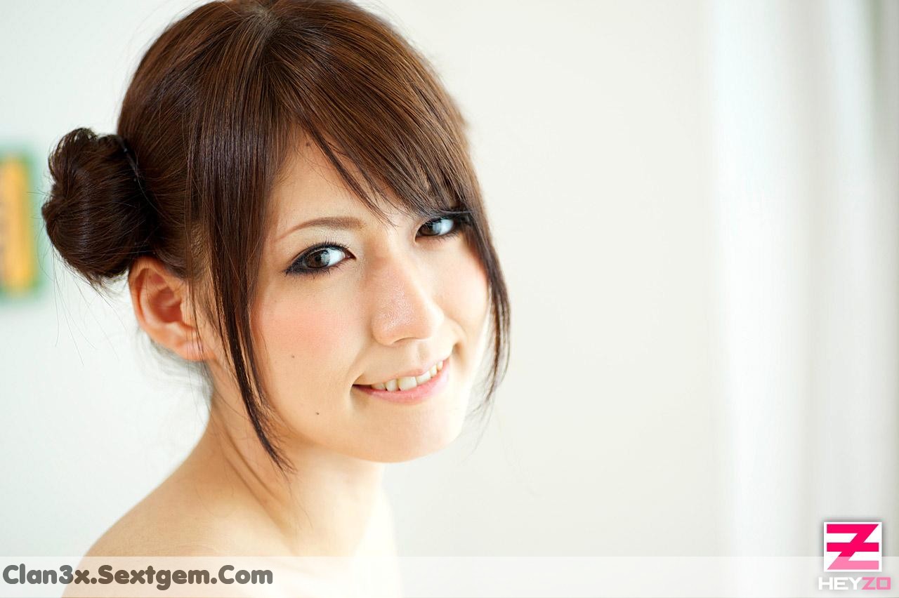 Cô bạn học sinh dễ thương - ảnh mô tả